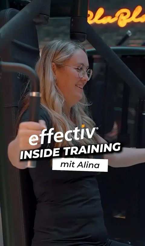 Alina beim Training im effectiv an einem Kraftgerät.